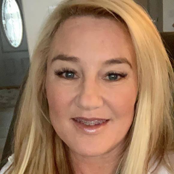 Meet your Posher, Lisa - Picture 1 of 1